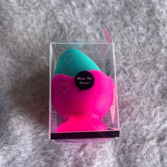 🌸Makeup Sponge 🌸 - Picture 3 of 5